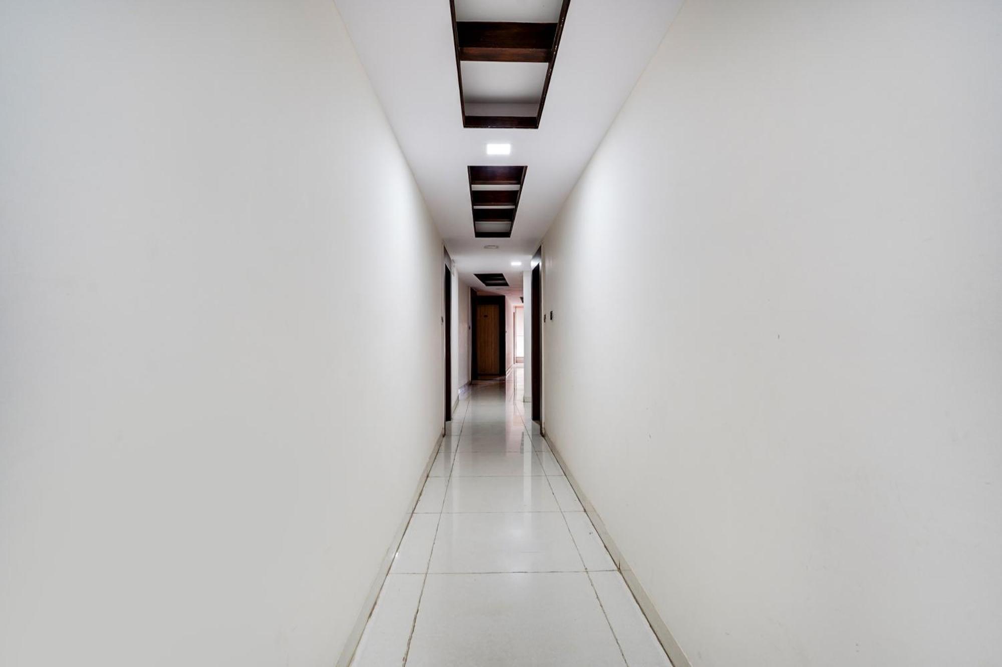 Super Collection O Bangalore Airport Road Yelahanka Экстерьер фото